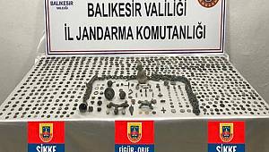Balıkesir'de 2 bin 139 sikke ve 52 tarihi obje ele geçirildi