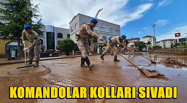 Komandolar selin vurduğu Bartın’da temizlik için kolları sıvadı 