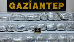 Gaziantep'te sokak satıcılarına yönelik operasyonda 26 kilogram skunk ele geçirildi