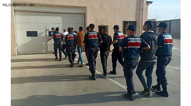 Gaziantep'te 4 Göçmen Kaçakçısı Tutuklandı 