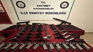 Gaziantep'te 4 tüfek ile 50 tabanca ele geçirildi!