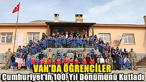 Van'da öğrenciler Cumhuriyet'in 100. yıl dönümünü kutladı