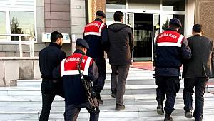 'Askeri personel' olduklarını söyleyerek 500 bin TL dolandıran şüpheliler yakalandı 