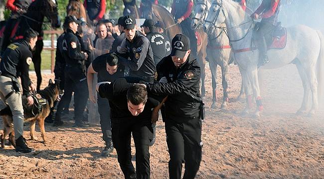 Atlı polislerden 'izinsiz gösteriye müdahale’ tatbikatı 