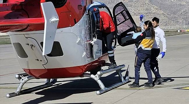 Şırnak'ta yüksek ateşli bebek ambulans helikopterle Elazığ'a sevk edildi 