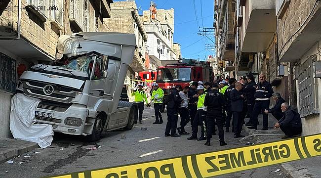 Gaziantep'te Freni Boşalan Tır Dehşet Saçtı, 1 Kadın Hayatını Kaybetti