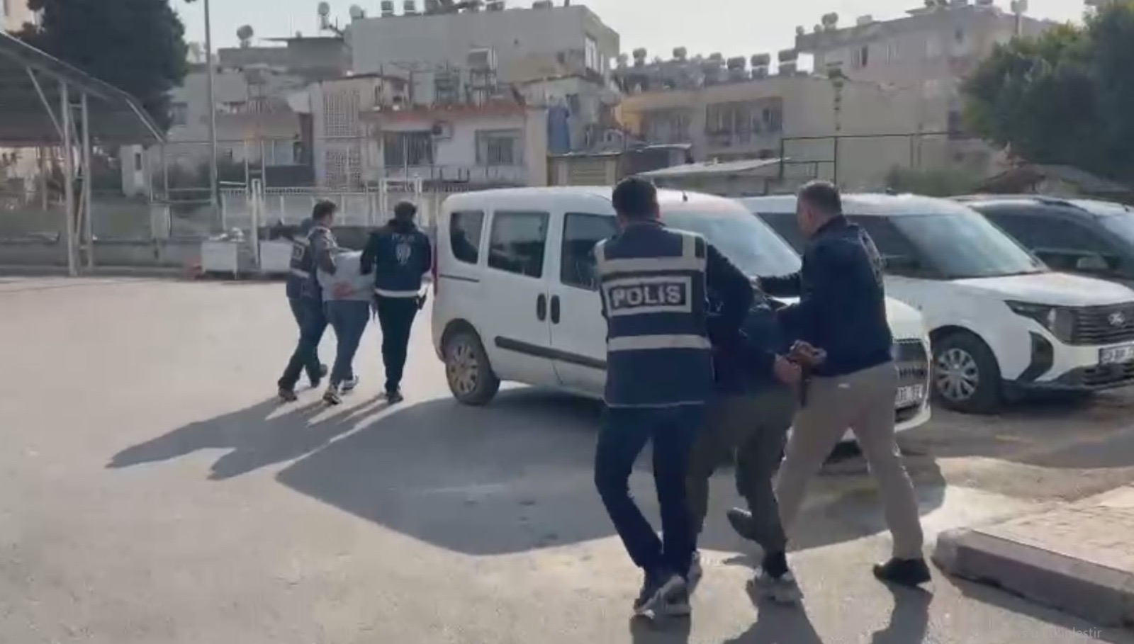 Mersin'de Hayvan Hırsızları Tutuklandı 