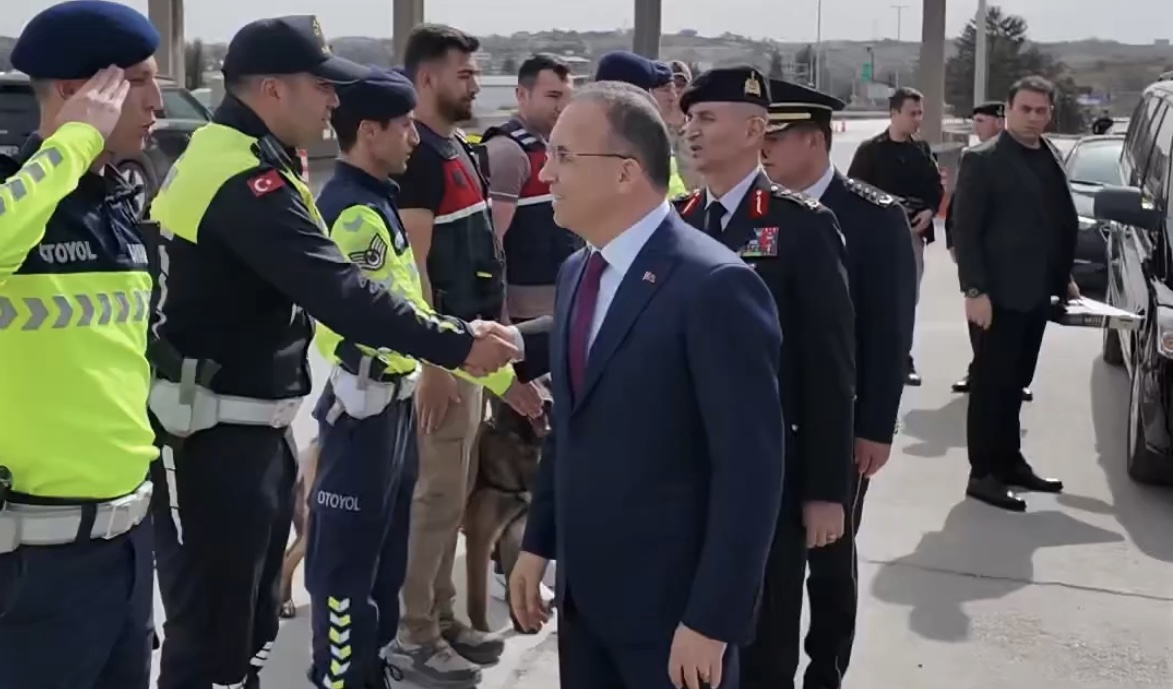 Vali Çeber paylaştı; Gaziantep’te 13 Bin Güvenlik Personeli Bayramda Görevde 