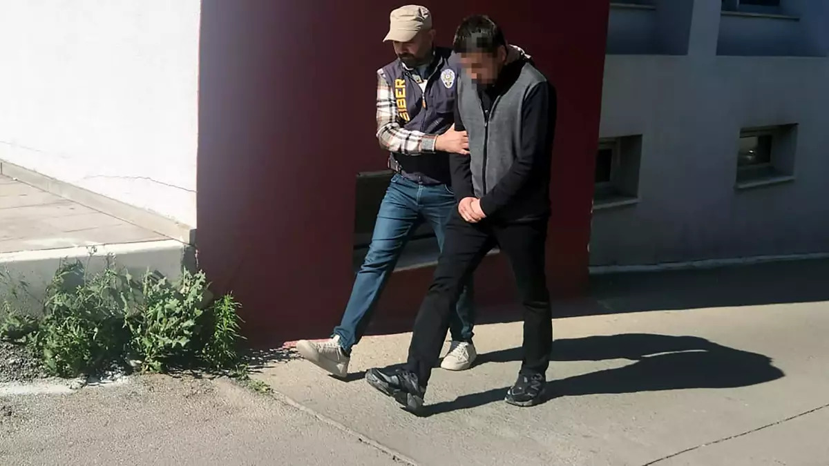 ABD'deki çetenin lideri olduğu iddiasıyla Adana'da yakalandı! Deliline rastlanmayınca serbest kaldı