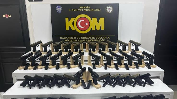 Mersin'de 44 ruhsatsız tabanca ele geçirildi 
