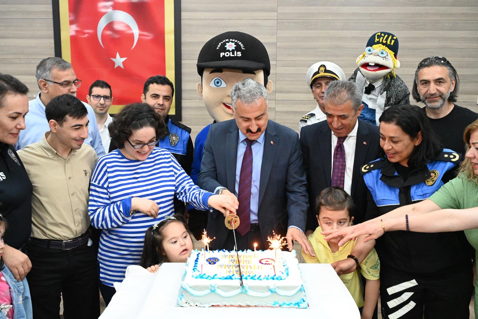 Manisa İl Emniyet Müdürü Aktaş, özel bireylerle buluştu 