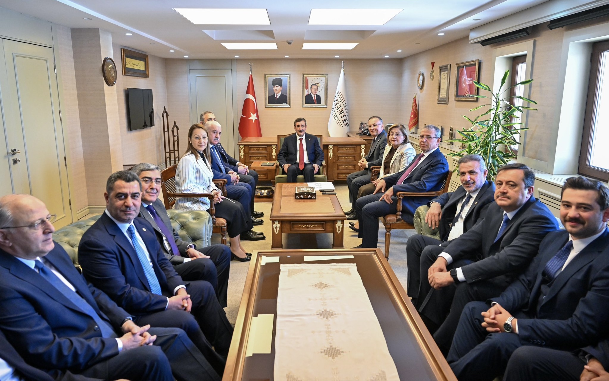 Cumhurbaşkanı Yardımcısı Cevdet Yılmaz, Gaziantep Valiliği’nde 