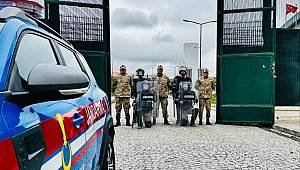 Jandarma ekiplerince 53 düzensiz göçmen yakalandı 