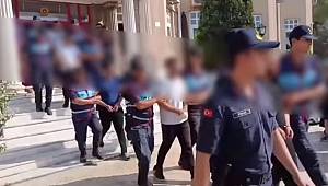 Turistleri Taşıyan Otobüse Saldıran 5 Maganda Tutuklanarak Cezaevine Gönderildi 