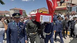 Aksaraylı şehit Özkan Özkanlı dualarla son yolculuğuna uğurlandı 