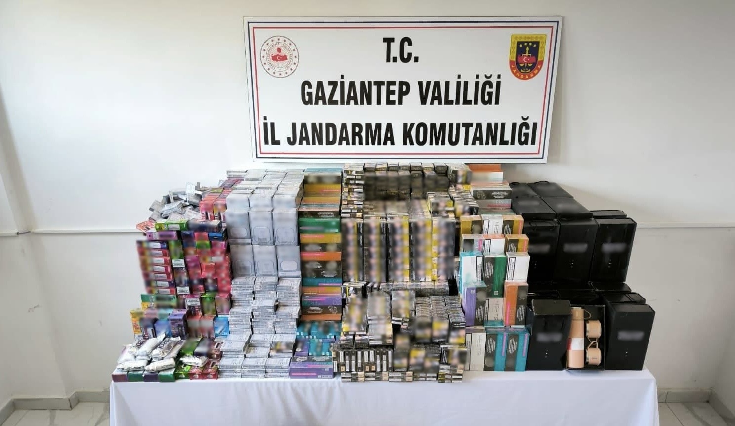Jandarma Geçit Vermedi! Piyasa Değeri 1,5 Milyon TL'lik Sigara Yakalandı