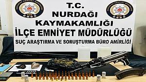 Gaziantep'te Filmleri Aratmayan Operasyon! 1 Adet Kalaşnikof Ele Geçirildi