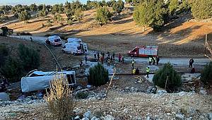 Mersin'de minibüs şarampole yuvarlandı! 4 Kişi hayatını kaybetti
