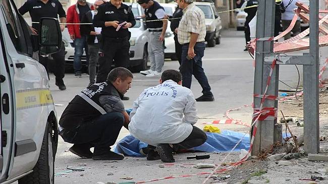 Adana'da korkunç olay! İnşaat işçileri metrelerce yükseklikten yere çakıldı! 