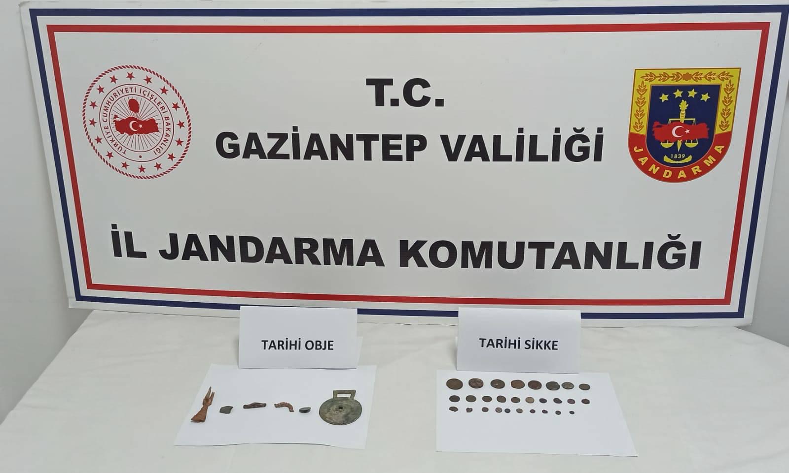 Gaziantep’te Tarihi Eser Kaçakçılığına Suç Üstü! Tarihi Sikkeler Ele Geçirildi 