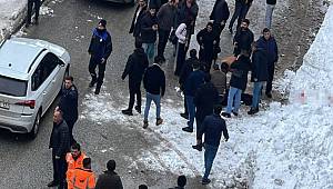 Bitlis'te çatıdan düşen kar kütlesi genç kızın hayatına mal oldu