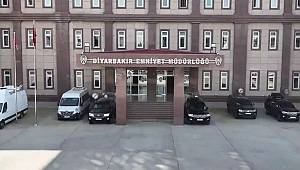 Diyarbakır Emniyet Müdürlüğü’ne El Yapımı Paylayıcı İle Saldırı! 