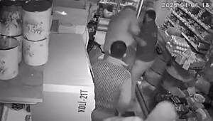 Gaziantep’te Kan Donduran Olay! 12 Yaşındaki Kız Çocuğunun Boğazına Bıçak Dayadı, Esnaf Son Anda Yetişti 