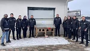 Sivrice İlçe Emniyeti Soğuk Havalarda Minik Dostlarımızı Unutmadı