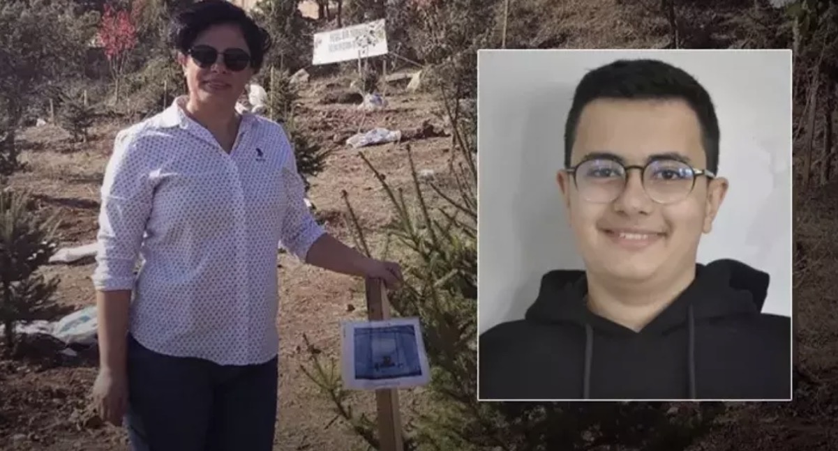 Evlat acısına yüreği dayanmadı! Oğlunun mezarı başında fenalaşarak hayatını kaybeden acılı anne son yolculuğuna uğurlandı 