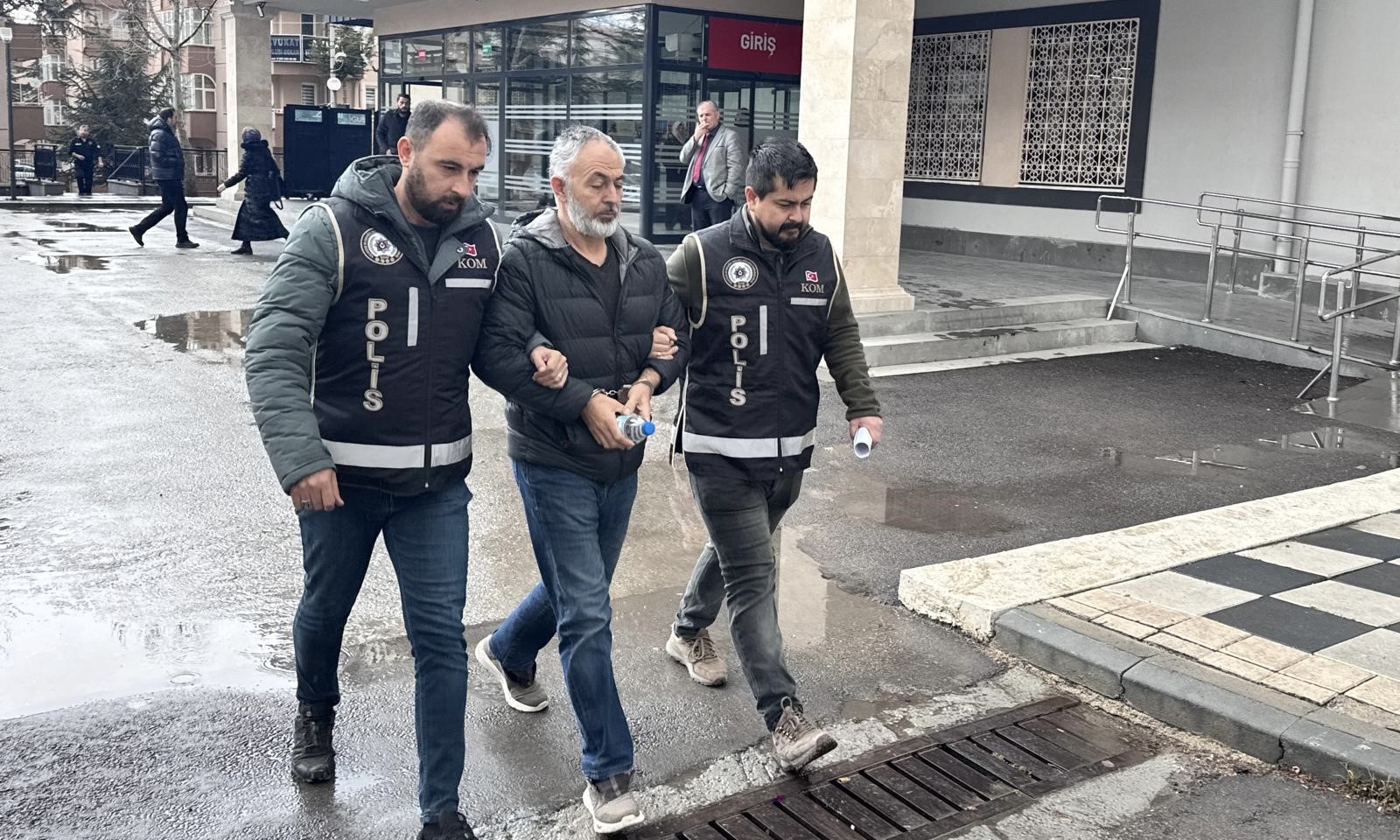 Adalet Bakanı Akın Gürlek’in Tapu Kayıtlarını Sorgulayan Tapu Müdürü Tutuklandı 