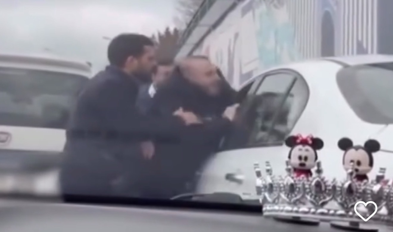 Bursa’da Yol Verme Kavgası Pahalıya Patladı! Araçtan İnince Ehliyetine El Konuldu, 180 Bin TL Ceza Yedi 