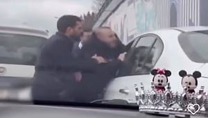 Bursa’da Yol Verme Kavgası Pahalıya Patladı! Araçtan İnince Ehliyetine El Konuldu, 180 Bin TL Ceza Yedi 