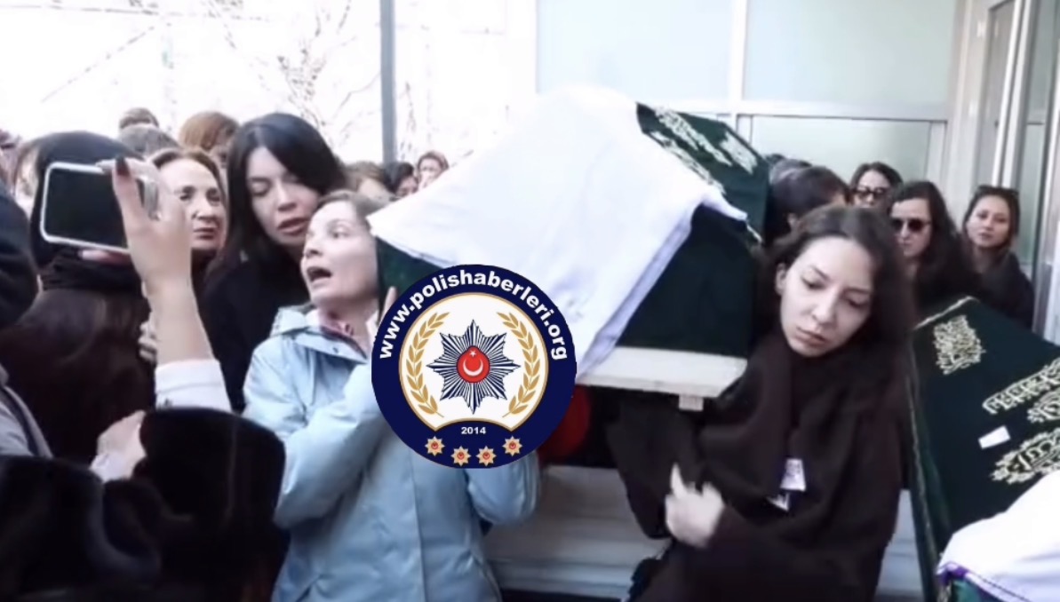 Fatmanur Çelik ve Kızının Cenazesinde Kavga Çıktı! Tabutu Taşıyan Kadınlar ve Akrabalar Birbirine Girdi 