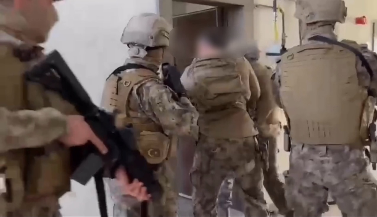 Gaziantep’te Özel Harekat Destekli Operasyon! 5 Şüpheli Kıskıvrak Yakalandı 