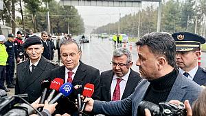 Gaziantep Valisi Çeber Uygulama Noktasında Görevli Polislerle Bayramlaştı