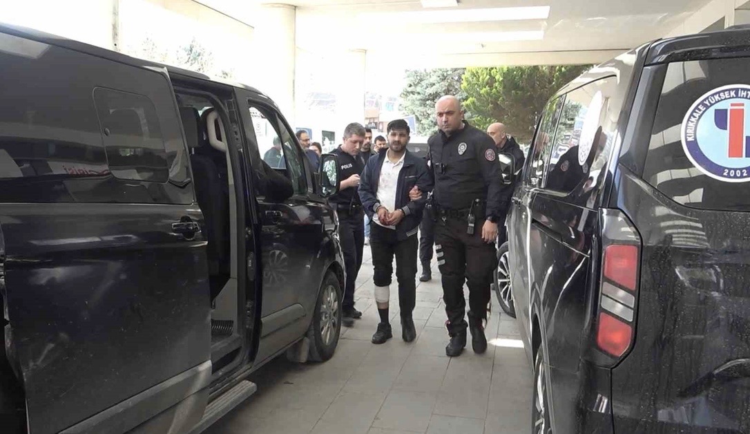 Nikahsız birliktelikten doğan bebekle fotoğraf paylaşan çift hastanede bıçaklandı 