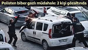 Trafikte dehşet! Aracın önünü kesip sopalarla saldırdılar, polis anında müdahale etti 