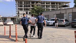 Kimlik kontrolü yapan polisten kaçan şüpheli yakalanınca “Şansımı Denedim” dedi.  