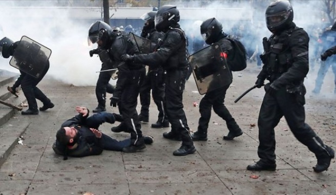AB'den ikiyüzlü politika: Fransız polisini kınamadılar