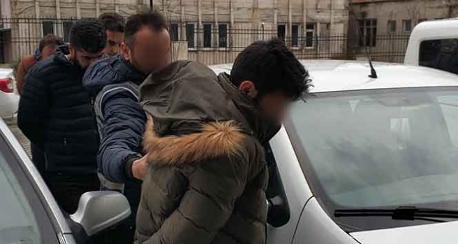 'Adın FETÖ’ye karıştı' deyip evdeki para ve altınları alan sahte polisler tutuklandı