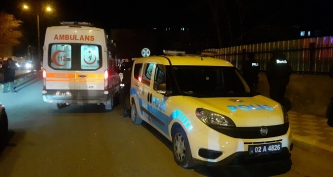 Alkollü sürücü polis aracına çarpıp kaçtı: 1 yaralı