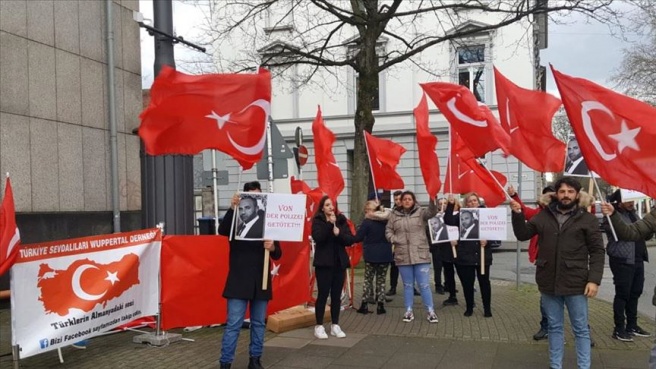 Almanya'da, Hamit Paksoy'un polis kurşunuyla yaşamını yitirmesi protesto edildi