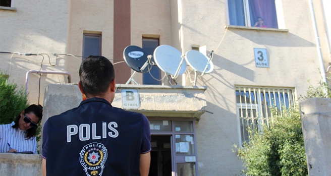 Annesi kilitledi, polis çilingirle kurtardı