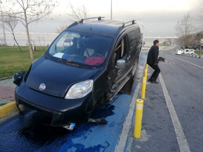 Babası uyurken arabayı kaçırıp drift yapan genç, polisten kaçarken kaza yaptı - Haberler
