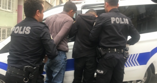Beyoğlu'nda hırsızları apartmana kilitleyip polislere teslim etti