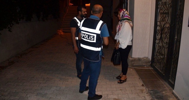Bir garip olay! Parasının çalındığını polis kapıyı çalınca öğrendi