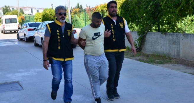 Cep telefonu için dehşet saçan gaspçılar polisten kaçamadı