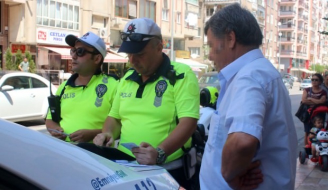 Ceza kesen polise tuhaf tepki: Bayram harçlığı mı çıkarıyorsunuz