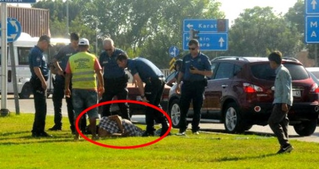 Dilencilik yapan bir engelli, polisi görünce soyundu - Haberler