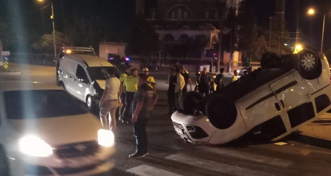 Diyarbakır’da sivil polis otosu kaza yaptı: 3’ü polis 5 yaralı
